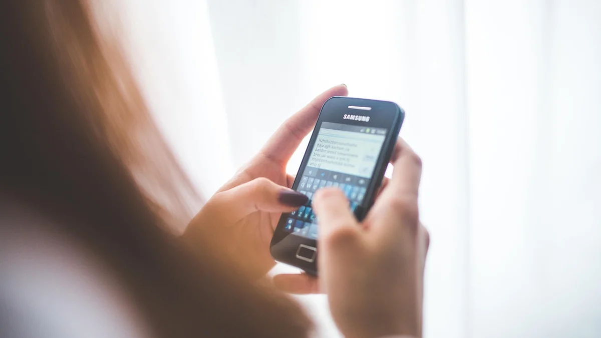 Cómo activar el dictado por voz para escribir sin teclear